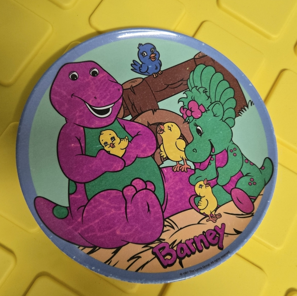 1997 BARNEY THE PURPLE DINOSAUR & BABY BOP Plate